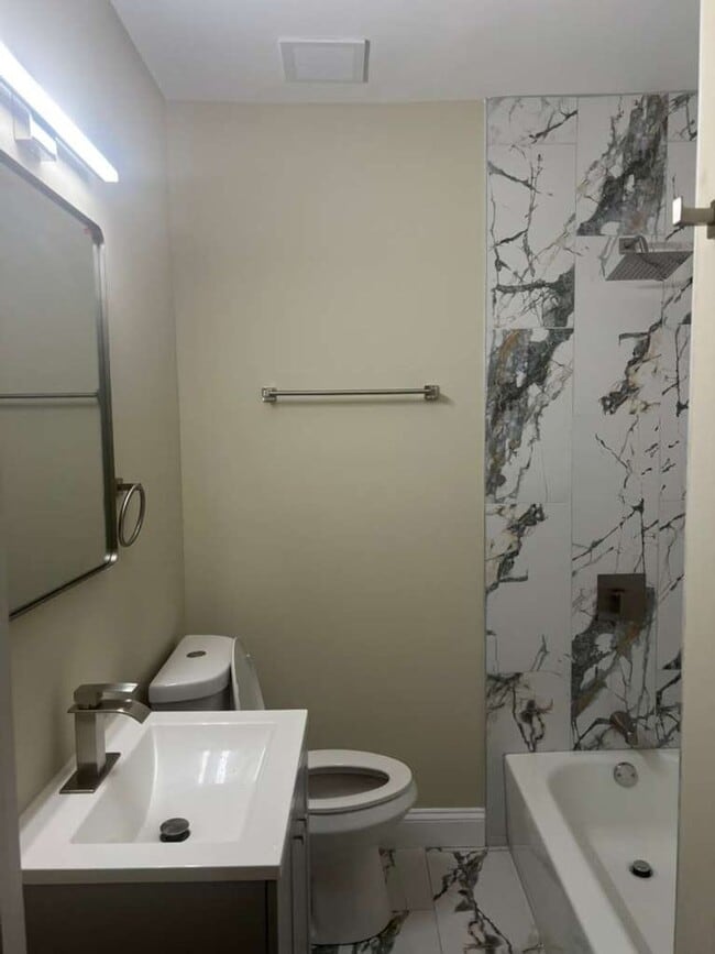 Building Photo - Spacious 3-Bedroom, 2-Bath Home with Modern Comforts