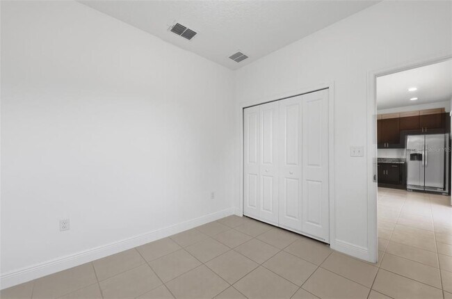 Building Photo - 304 Begonia Ct
