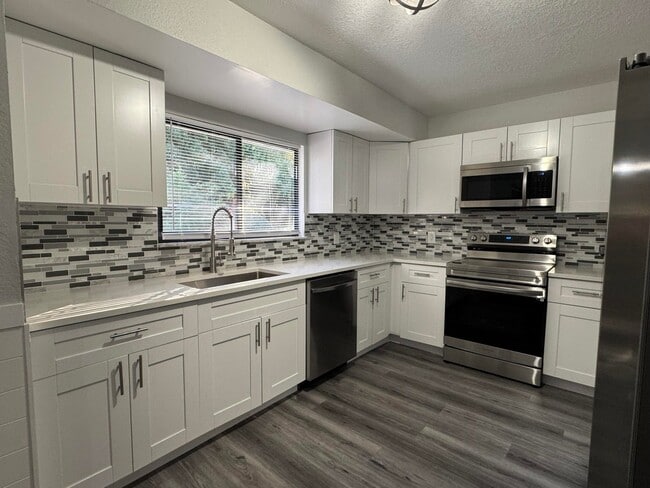 Building Photo - 2774 SE Brevard Ave