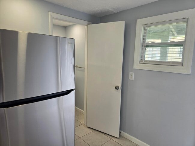 Building Photo - 513 Greynolds Cir