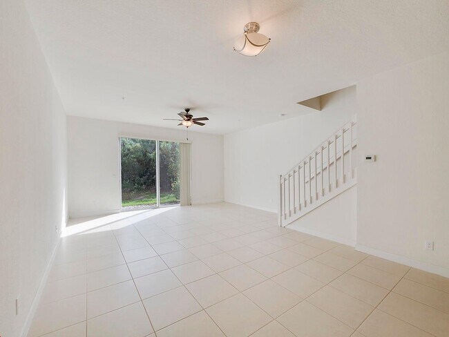 Building Photo - 3047 SW Otter Ln