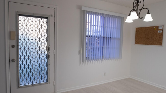 Building Photo - 400 SW 134th Way