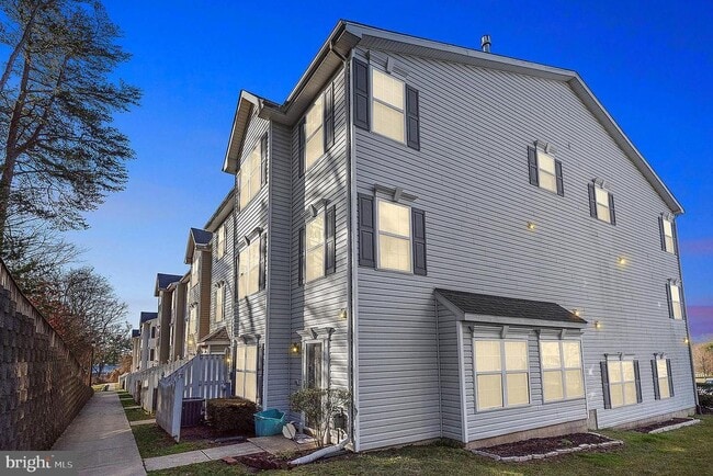 Building Photo - 8055 Brookstone Ct