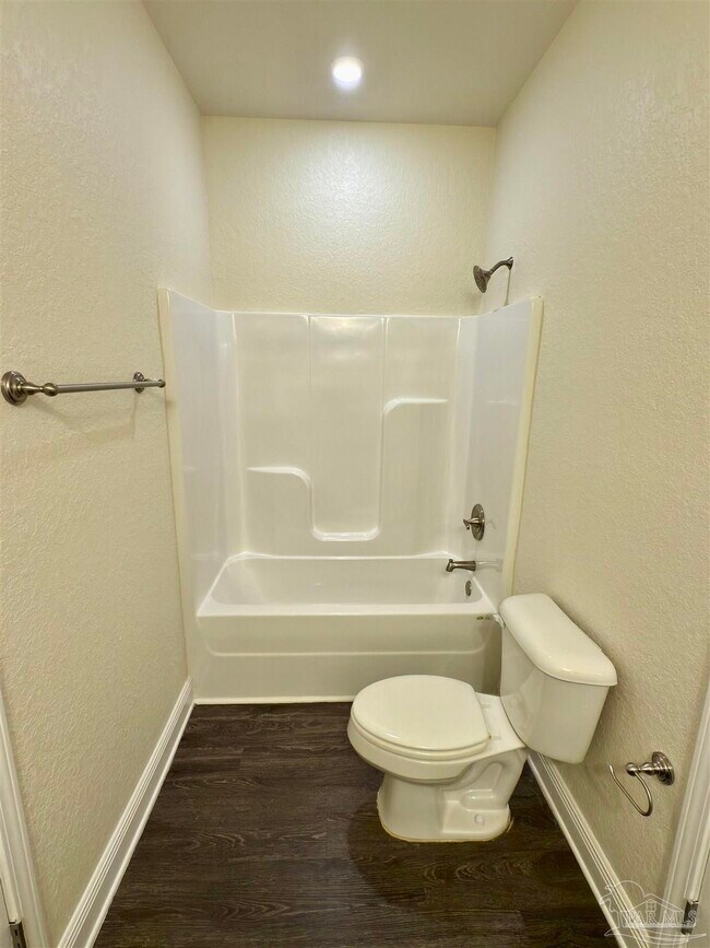 Building Photo - 5065 Peach Dr