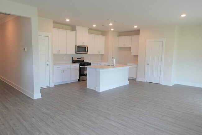 Building Photo - 100 Boren Wy