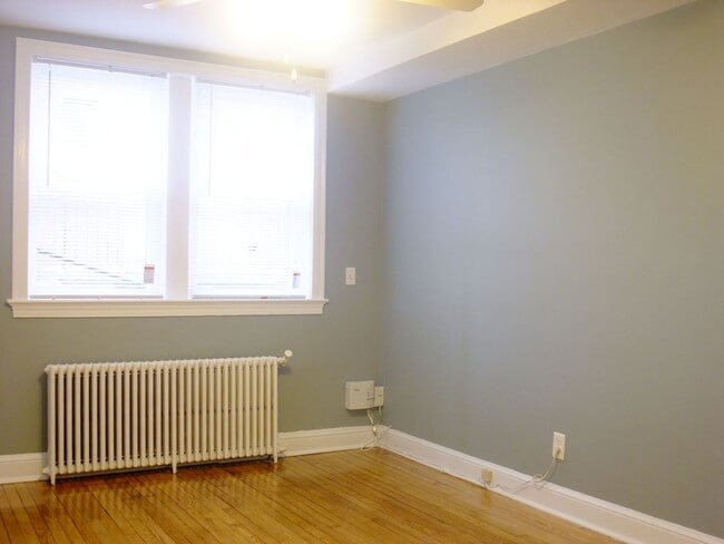Building Photo - 8405 Greenwood Ave