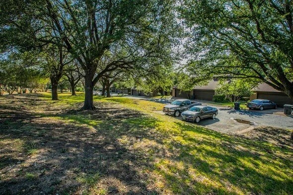 Building Photo - 2804 Stewart Dr