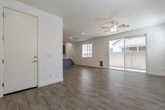 Building Photo - 5538 S Dillon