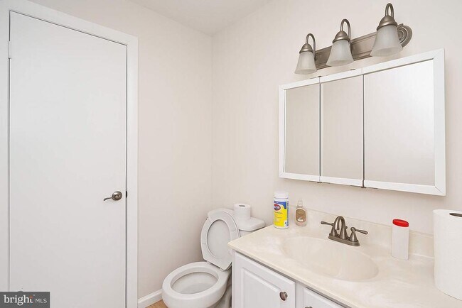 Primary Photo - 18300 Streamside Dr