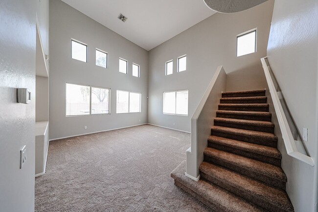 Building Photo - Welcome to this spacious 4 bedroom, 2.5 ba...