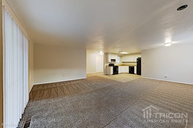 Building Photo - 4145 Mira Loma Dr