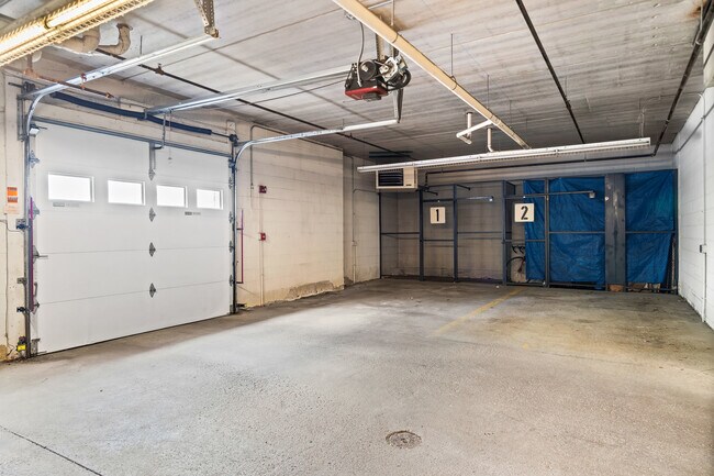 Building Photo - 77 N Quentin Rd