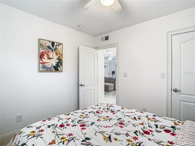 Building Photo - 3025 Long St