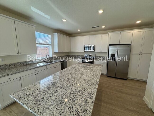 Building Photo - 837 Bravestone Ave