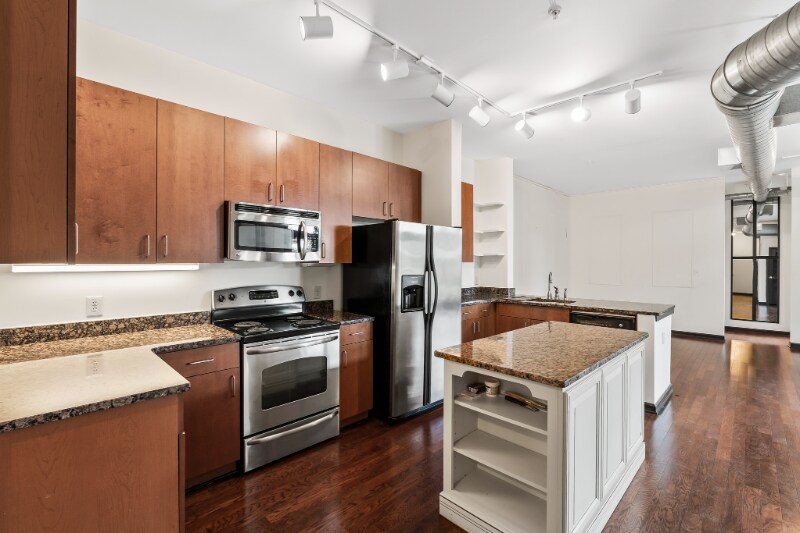 Building Photo - 5300 Peachtree Rd