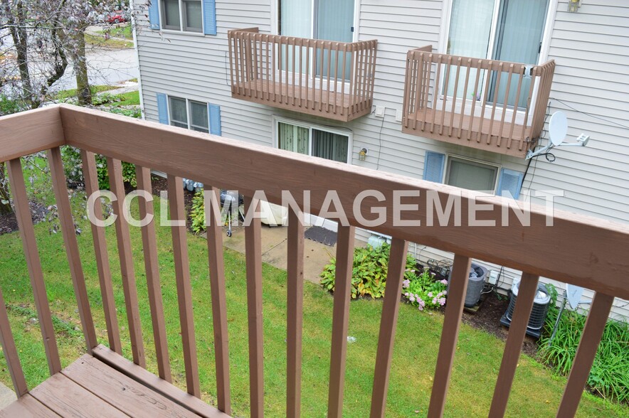 Building Photo - 2289 S Thompson Dr