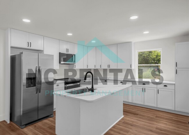 Building Photo - 815 Corona St