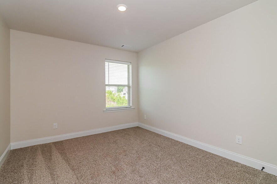 Building Photo - 225 Cantrell Dr