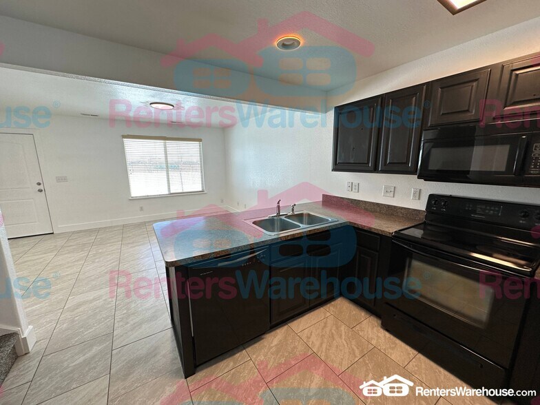 Building Photo - 405 E 475 N