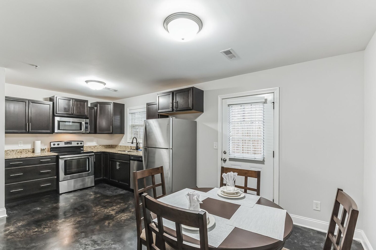 Building Photo - 1615 Railton Ct