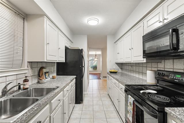 Building Photo - 10407 Pagewood Dr