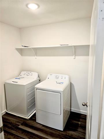 Building Photo - 5956 Sahara Dr