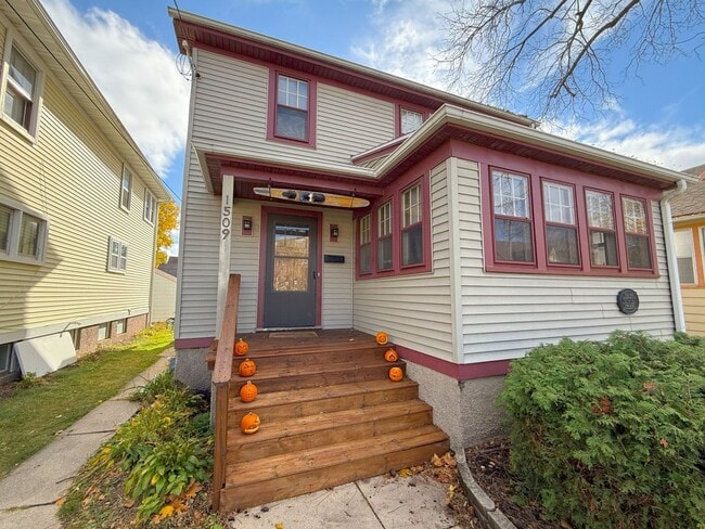 Building Photo - 1509 Madison St