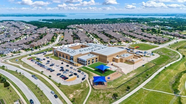 Building Photo - 1714 Emerald Bay Ln