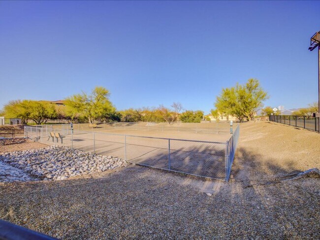 Building Photo - ** WOW $500.00 OFF FIRST FULL MONTHS RENT ...