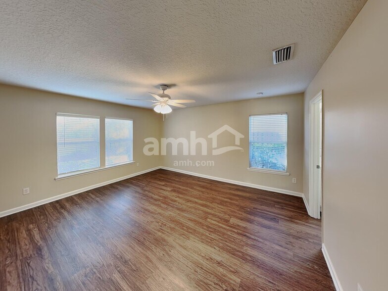 Building Photo - 284 Brantley Harbor Dr