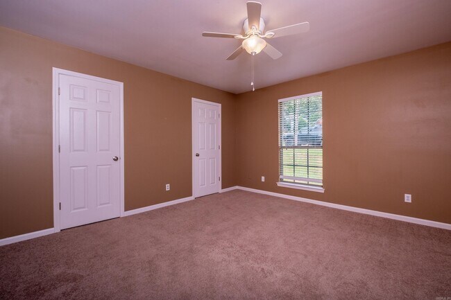 Building Photo - 7 Brennan Ln