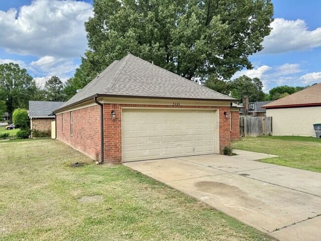 Building Photo - 5626 Tulip Tree Dr