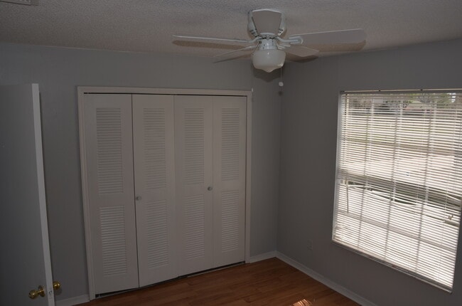 Building Photo - 1316 Holly Springs Cir