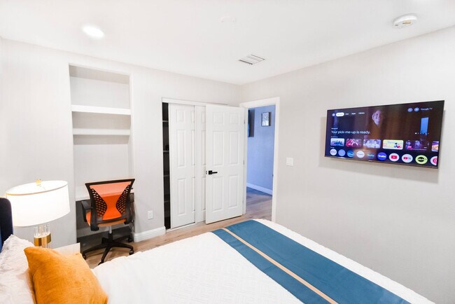 Building Photo - 451 E Lincoln Ave