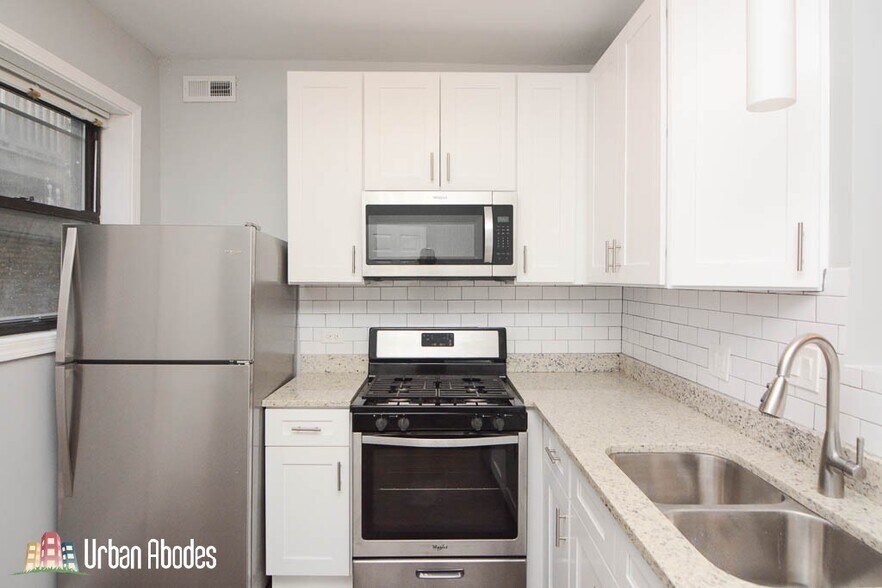 Building Photo - 3301 N Harding Ave