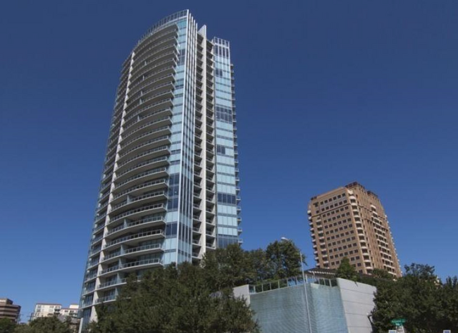 Building Photo - 2900 McKinnon-1005