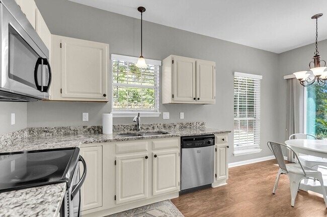 Building Photo - Coastal Convenience in the Heart of Mount Pleasant
