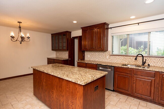 Building Photo - Beautiful Home In Chimney Hills Estates - Union School District!