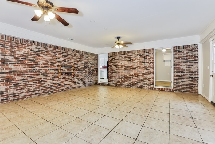 Building Photo - 522 Bowers Dr