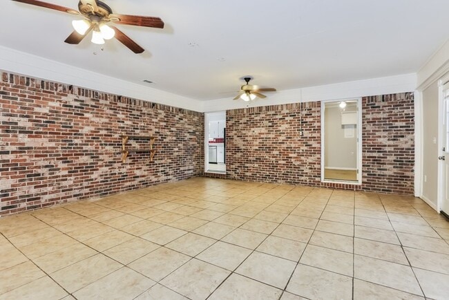 Building Photo - 522 Bowers Dr