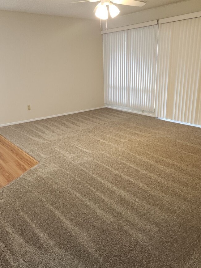 Building Photo - Very nice home w/CENTRAL AIR CONDITIONING ...