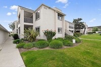 Building Photo - Santee 2 Bedroom 2 Bath Condo with Garage