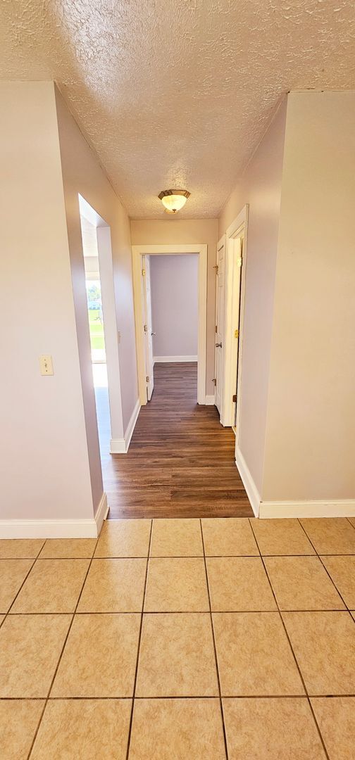 Building Photo - 940 Piper Rd