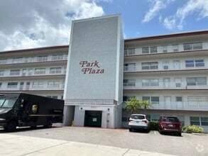 Building Photo - Quaint 1/1.5 condo in a great neighborhood...