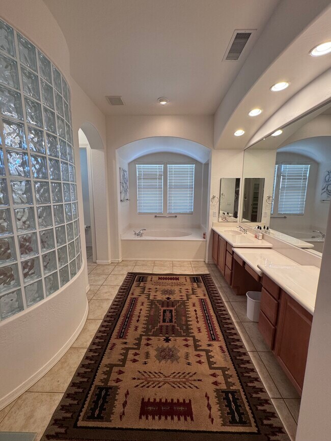 Building Photo - 20470 N Date Palm Way