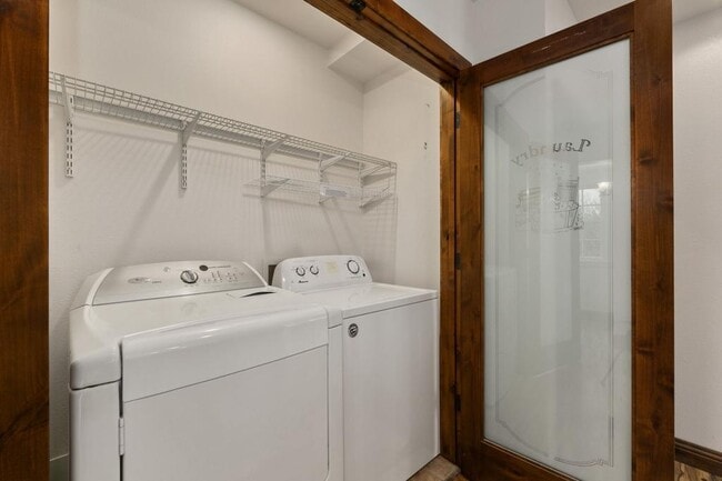 Building Photo - 2856 E 1st St