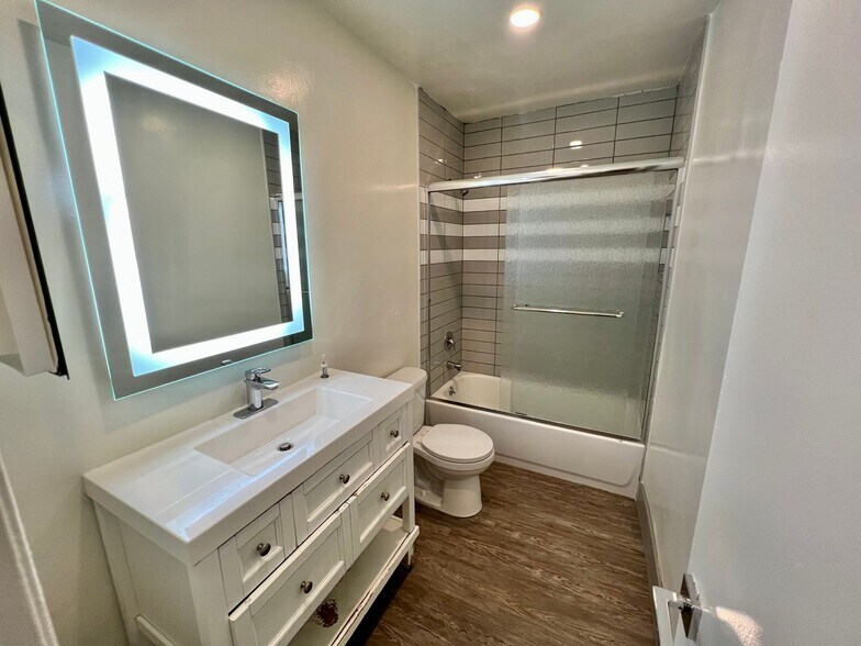 Building Photo - 12727 Matteson Ave