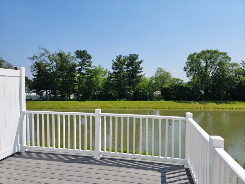 Building Photo - 130 Robert Cir