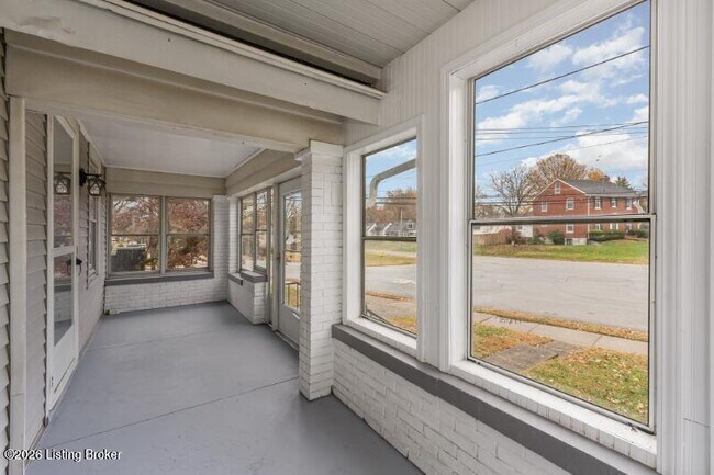 Building Photo - 4806 Peachtree Ave