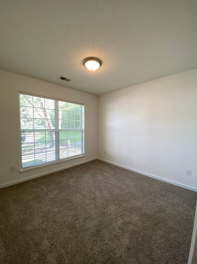 Building Photo - Adorable 3 Bedroom 3 Bath in Preston Green